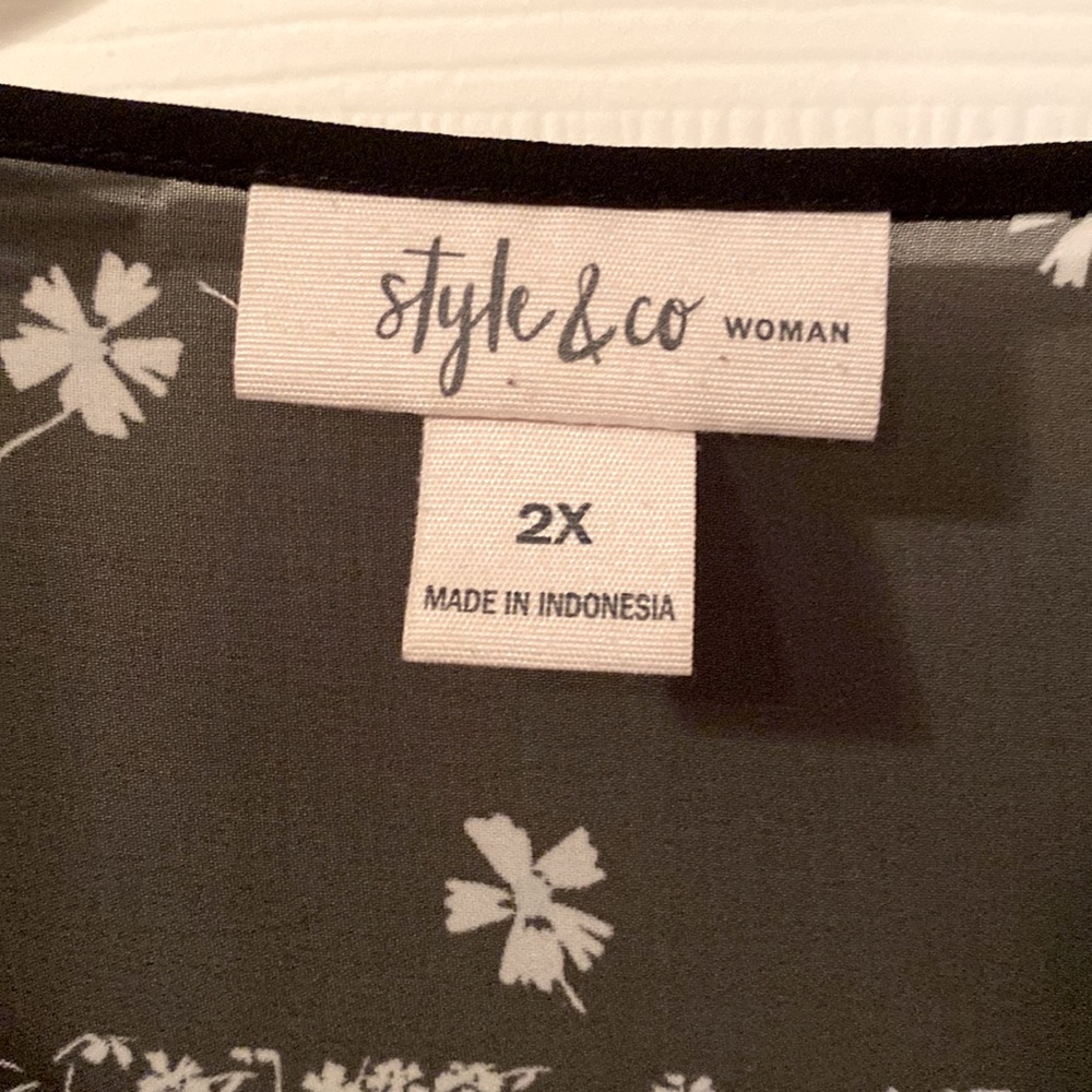 Style and Co. - Picture 2 of 7